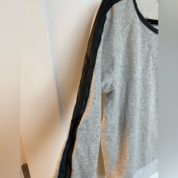 Grey and leather detail Sandro sweatshirt size L - Picture 2 of 5